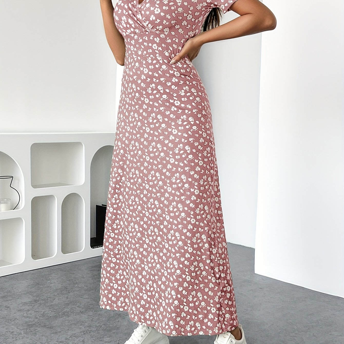 Martina™ | Elegant V-Neck Floral Print Dress