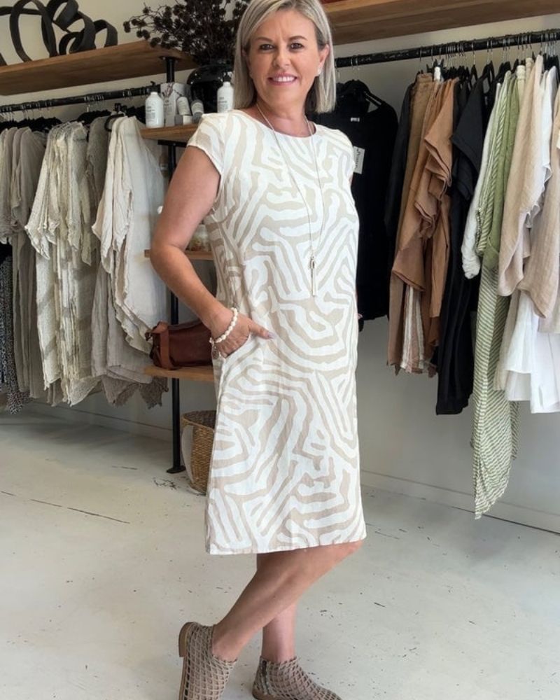 Claudia™ - Summer dress with round neck and beautiful print