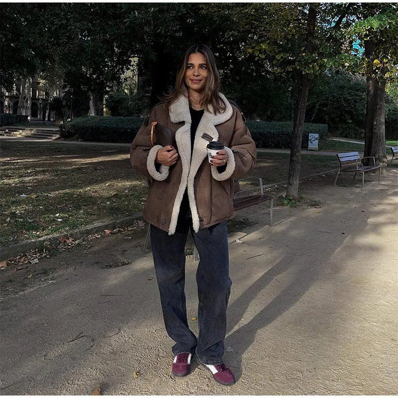 Charlotte’s Velvet Coat - myrale.com